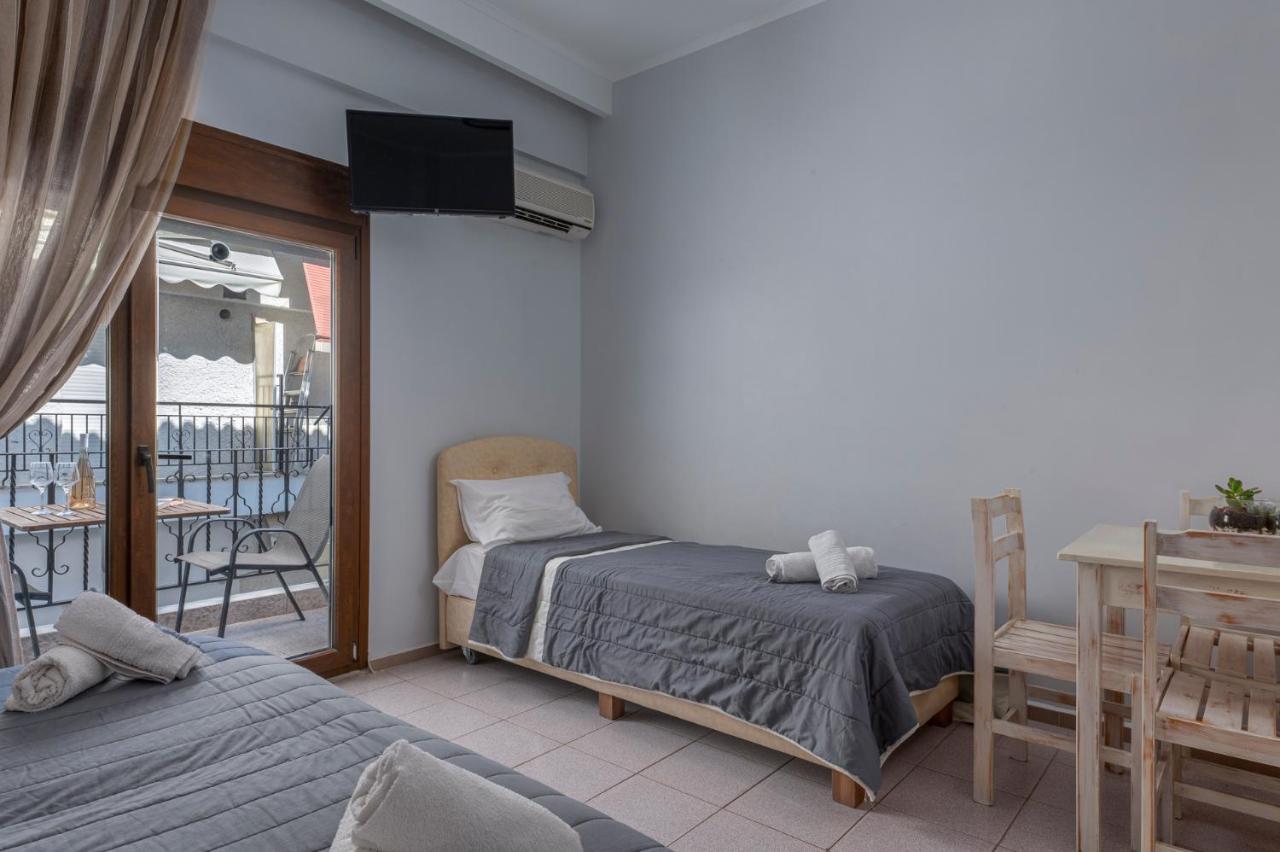 Adonis Hotel Pefkochori Exterior photo