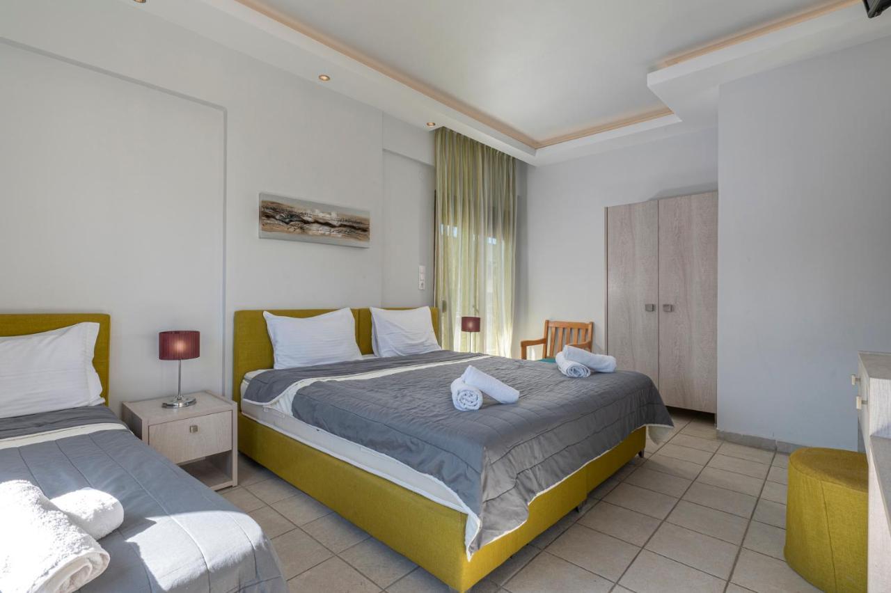 Adonis Hotel Pefkochori Exterior photo