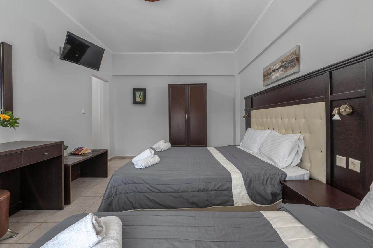 Adonis Hotel Pefkochori Exterior photo