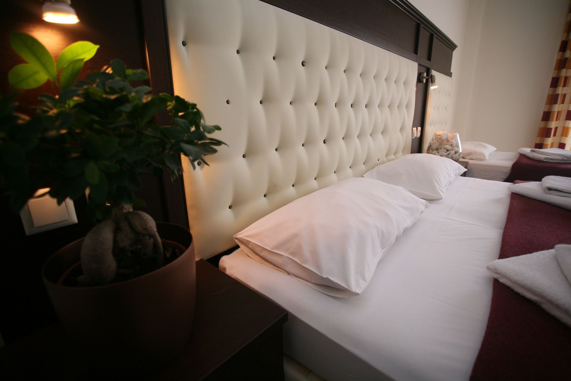 Adonis Hotel Pefkochori Exterior photo